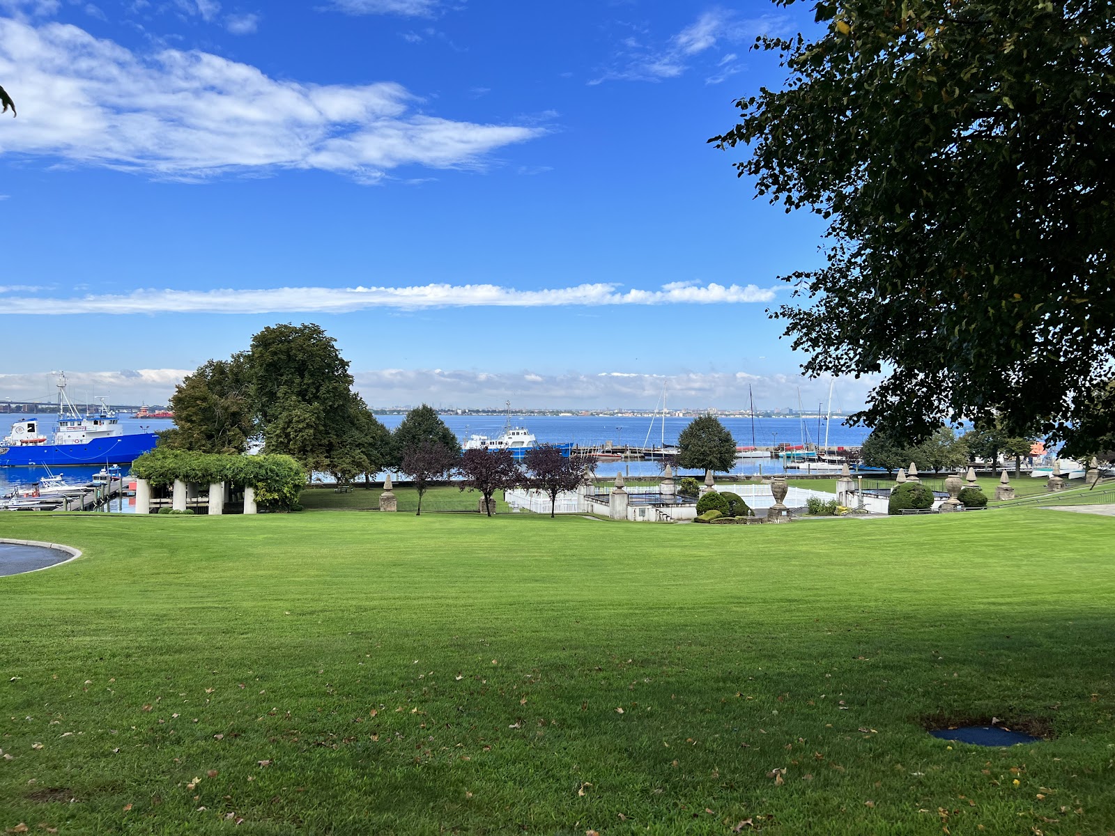 アメリカ商船大学（United States Merchant Marine Academy）（Kings Point、ニューヨーク州）