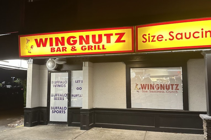 Wingnutz Bar and Grill