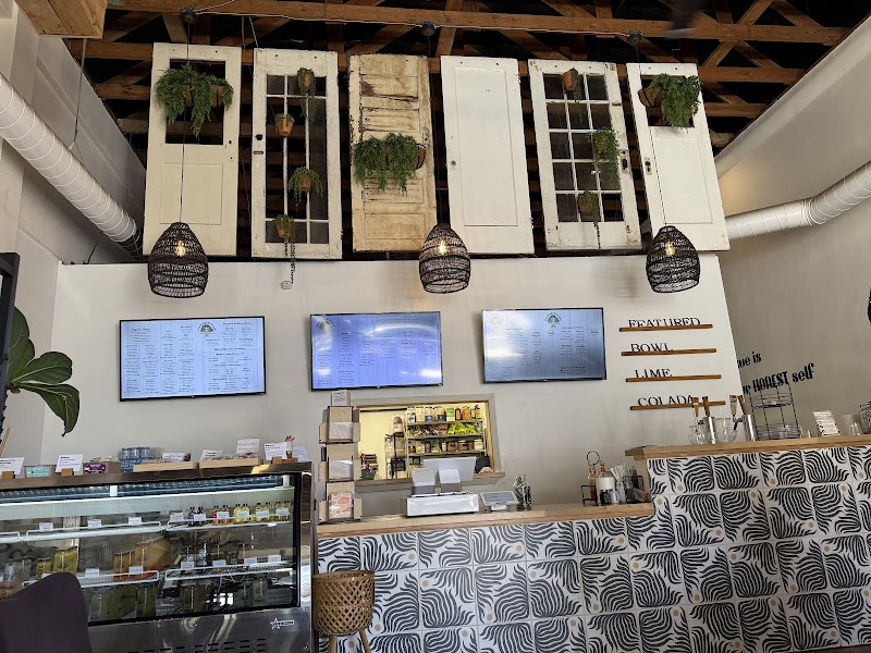 The Neighborhood Cafe & Juice Bar photo 3