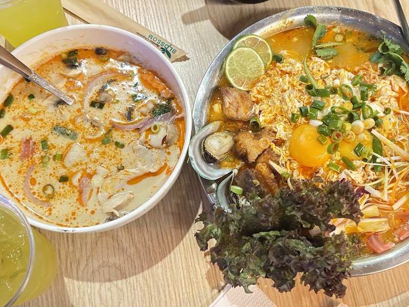 50% Sweet 50% Thai photo 3