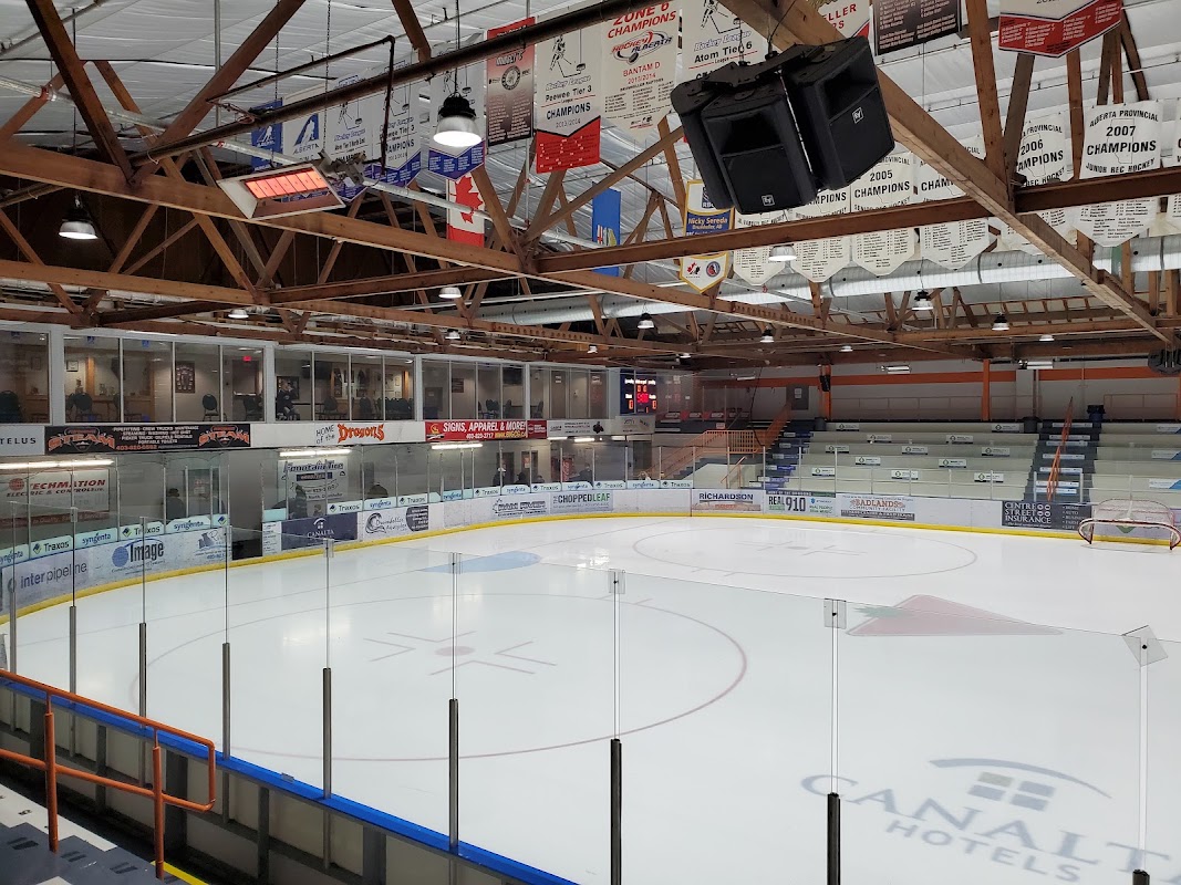 Drumheller Memorial Arena exterior — Drumheller, Canada
