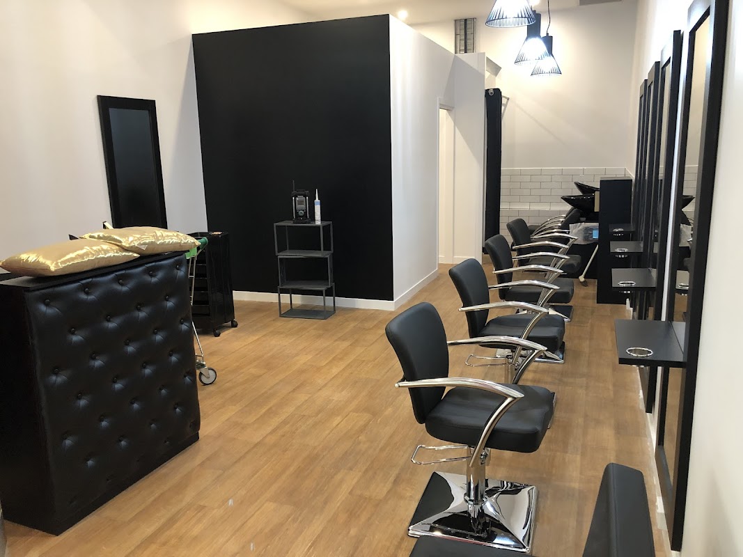 Make Me Gorgeous Hair & Beauty photo 1