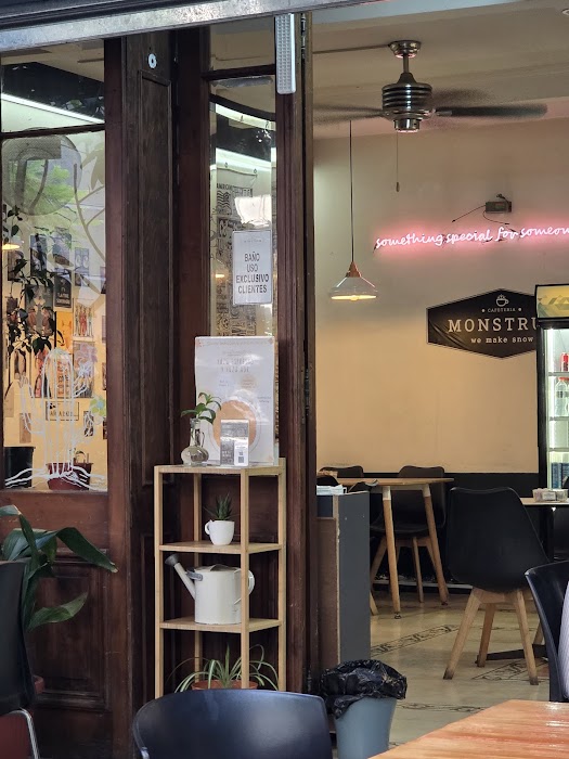 Café Monstrum- Cafeteria en Santiago fotoğraf 1