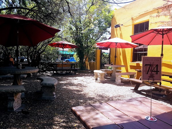 Empire Café