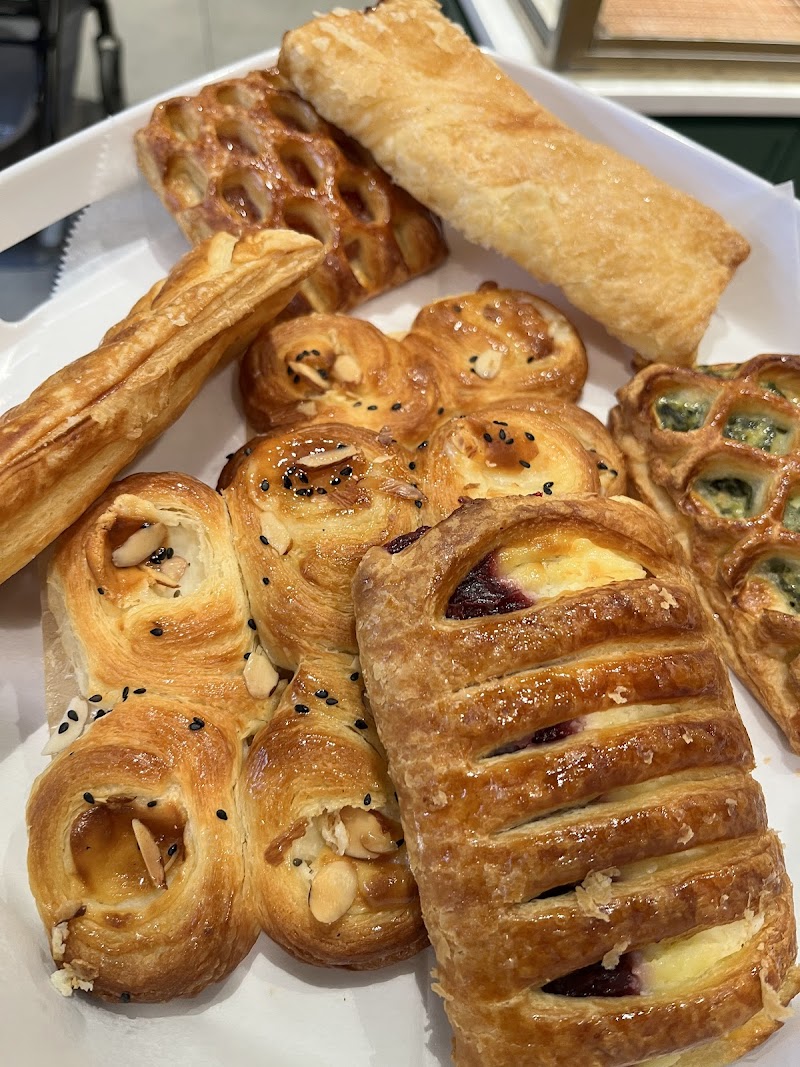 Tous les Jours Bakery & Cafe photo 3