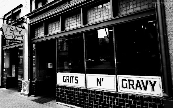 Grits N’ Gravy