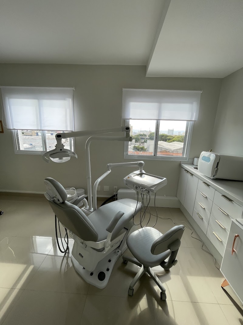 Dra. Layla Corrêa - Mooca ,SP - Clareamento Dental, Lentes em Resina, Ortodontia, Limpeza, Botox, Preenchimento labial - foto 1