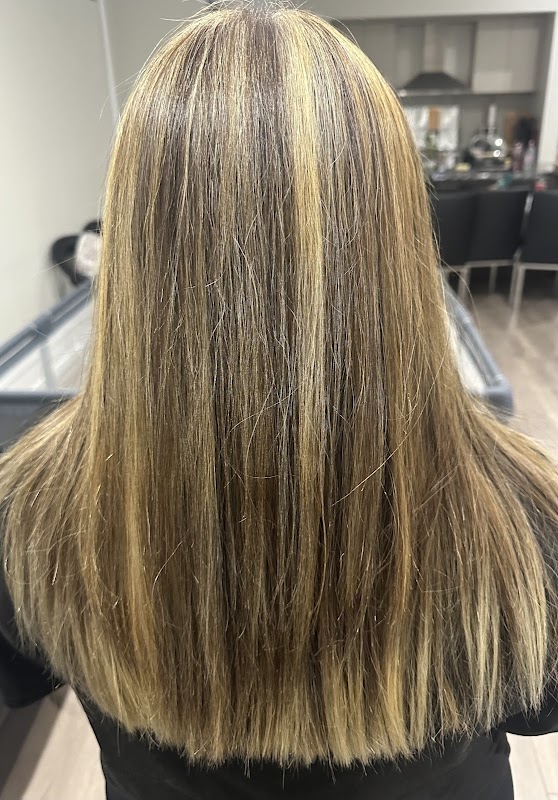 N-L Hair and Nails photo 1