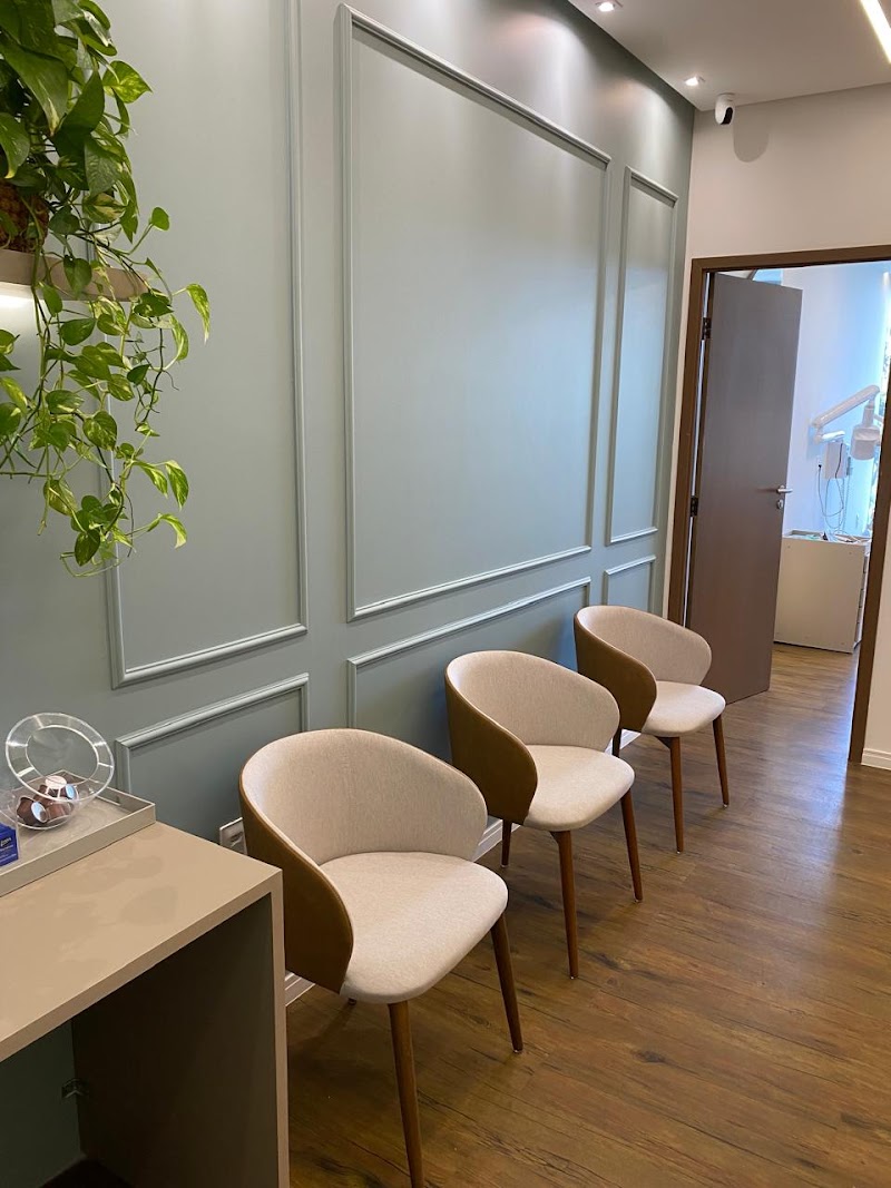 Dra. Ana Lira Endodontia (Tratamento de Canal) - foto 2