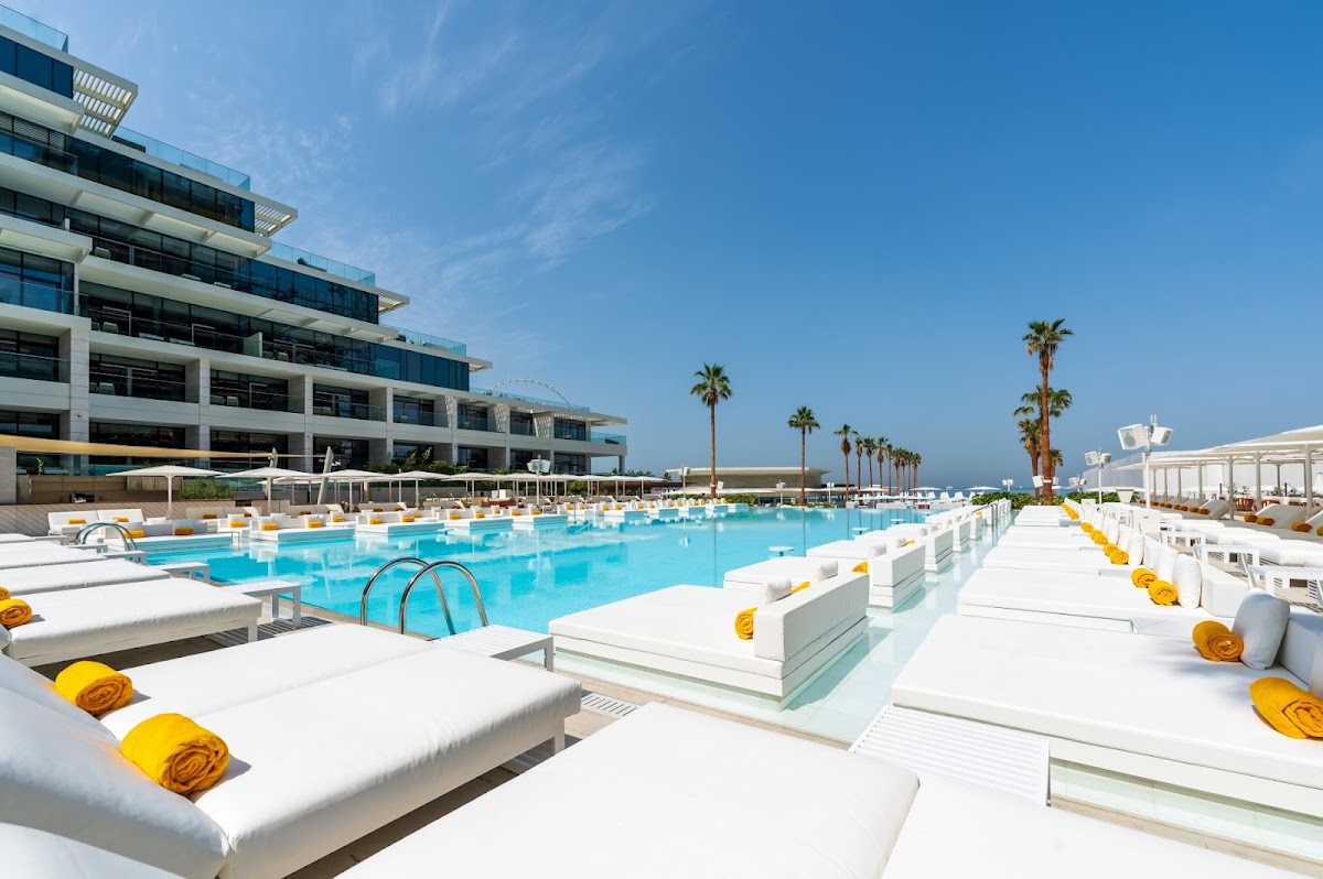 Playa Pacha | Pool and Private Beach Club| FIVE LUXE JBR