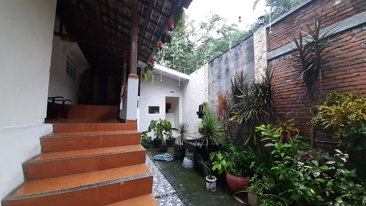 Joyo Homestay Syariah (penginapan murah malang)