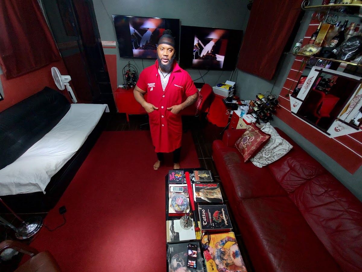 Francois Tattoo & Piercing Studio Gh