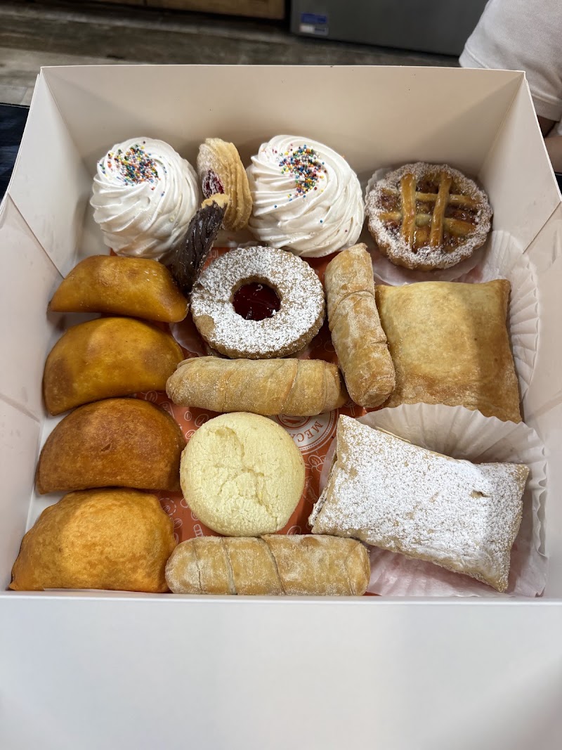 Mecatos Bakery & Café photo 3