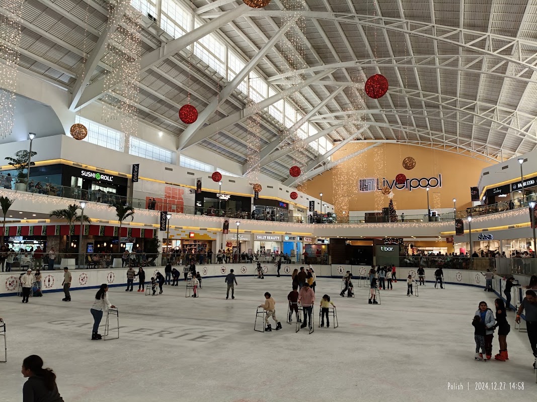 Pista de Hielo Mérida exterior — Mérida, Yucatán, Mexico