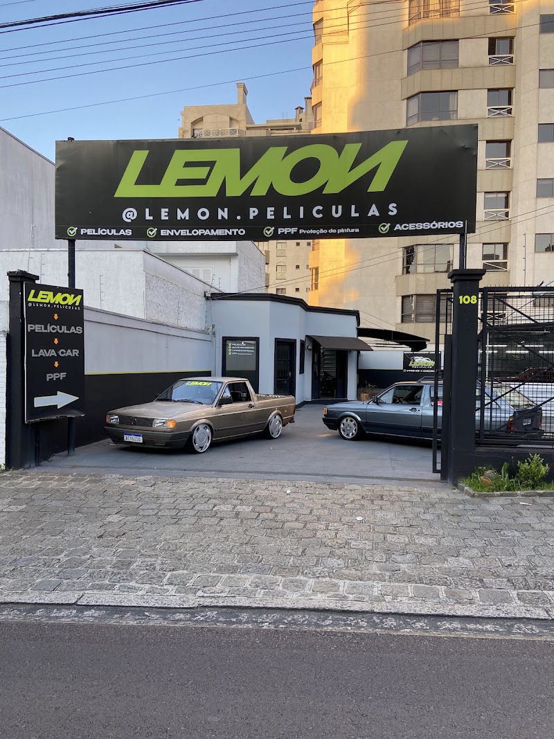 Foto de Lemon Peliculas - Loja de Insulfilm em curitiba, PPF, Vitrificação de pintura e envelopamamento