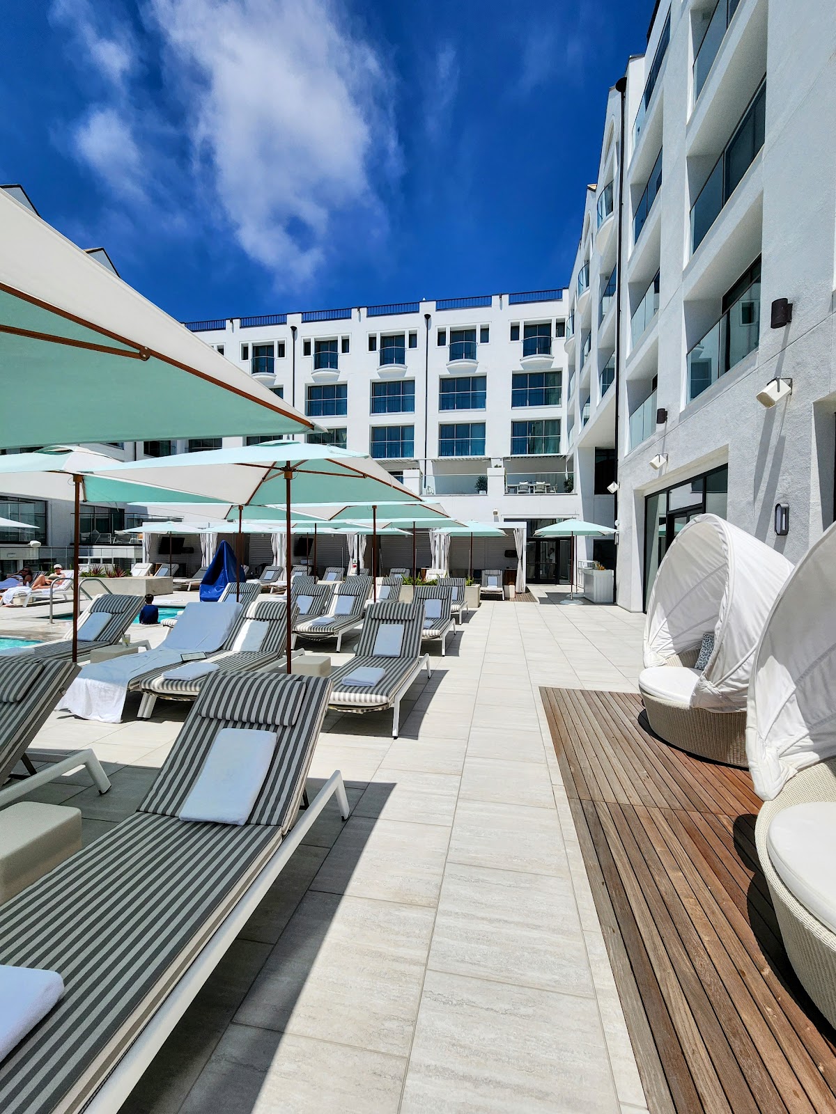 Regent Santa Monica Beach, dog-friendly hotel, photo 4