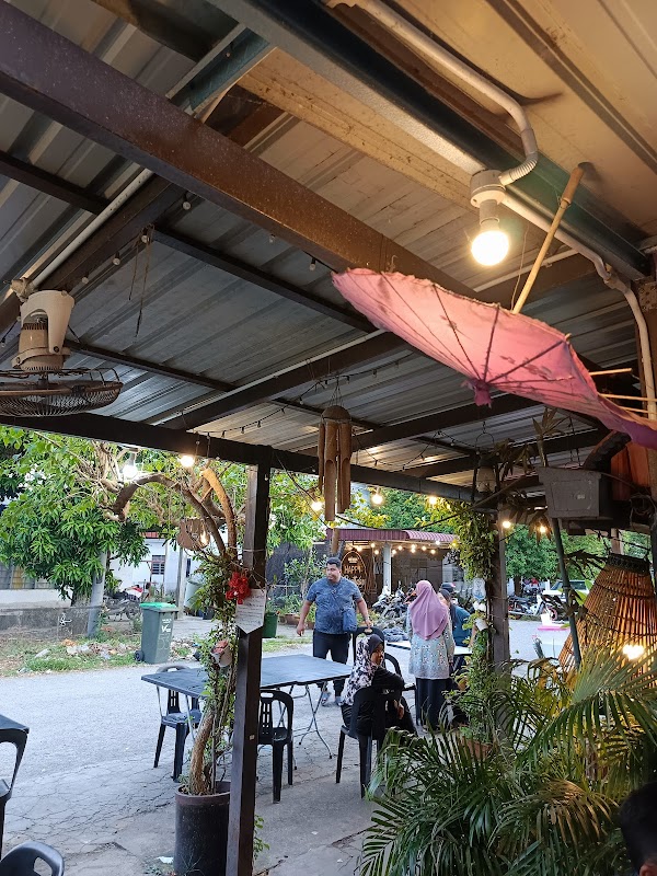 Cafe House Ayu Annisha