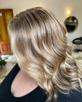 Wildflower Hair on Mapleton photo 3