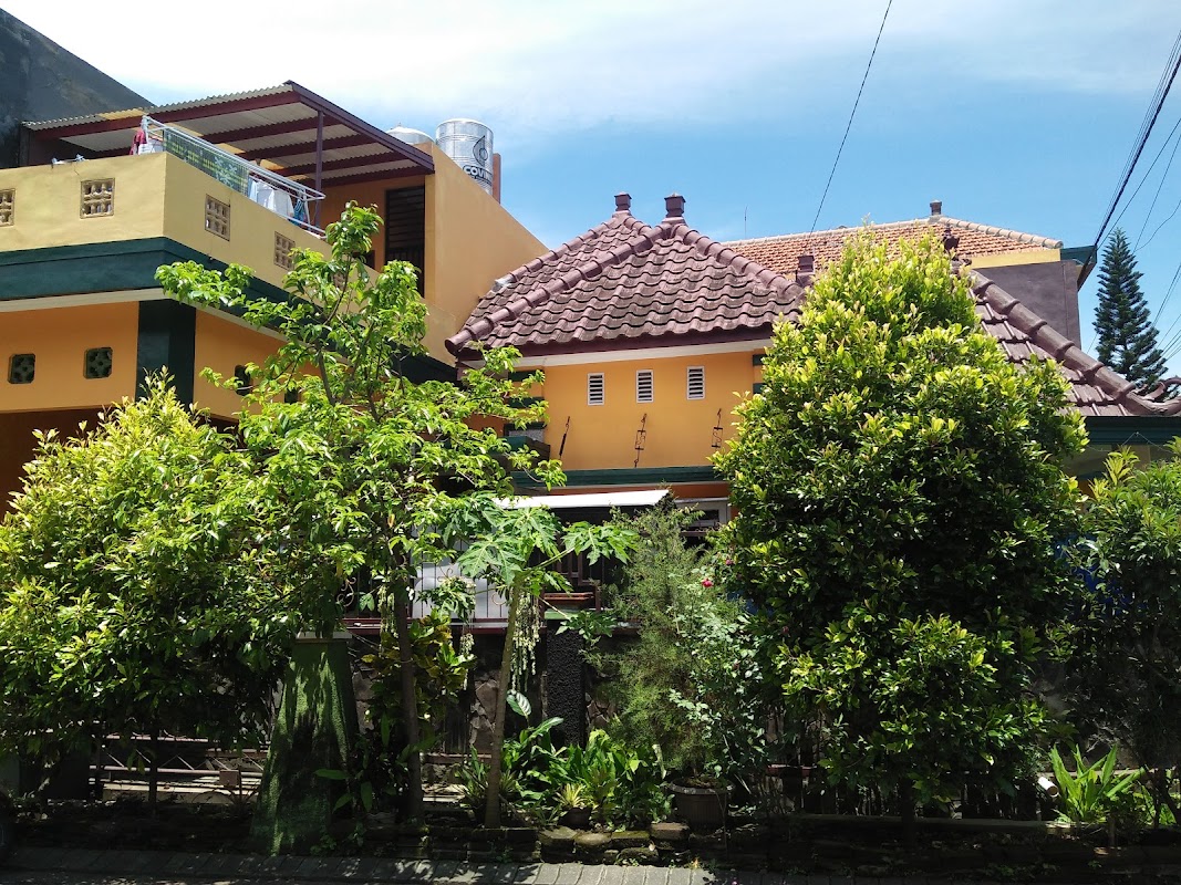 Rumah Kost "Kartika" 1