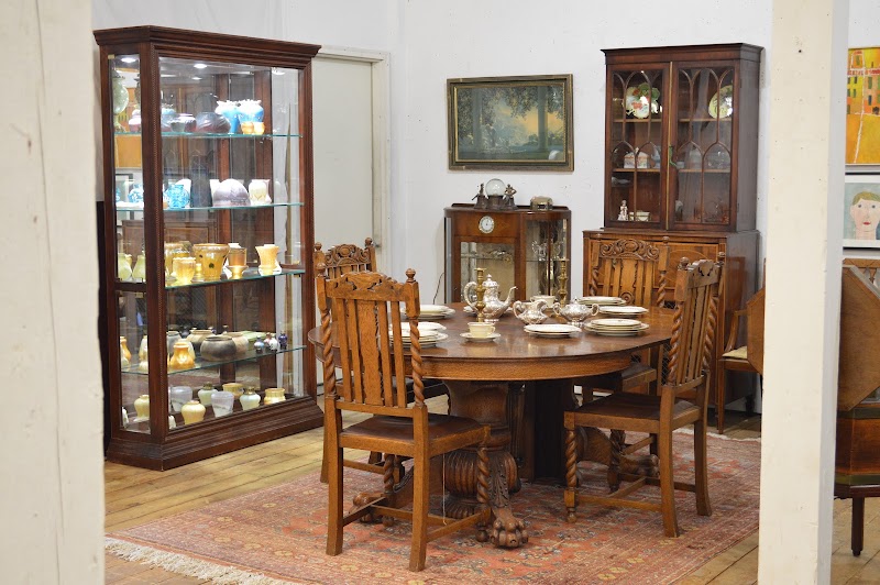 MacOn Brothers Auctioneers photo