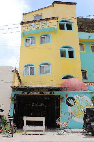 Tres Mundos Hostel & Beerhouse