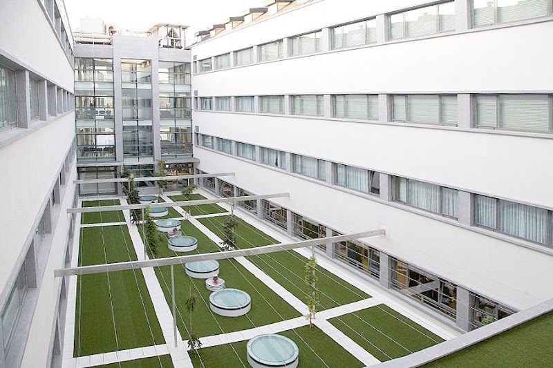 Dr. Santiago Pose Rodriguez / Alejandra Boirazian Martino - Clínica Dental Vila Rosa - Lugo (QuirónSalud Lugo) photo 4