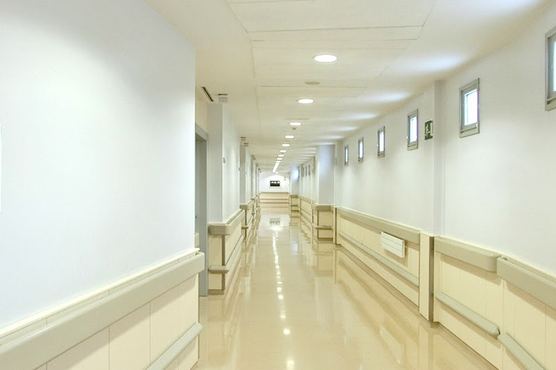 Dr. Santiago Pose Rodriguez / Alejandra Boirazian Martino - Clínica Dental Vila Rosa - Lugo (QuirónSalud Lugo) photo 3