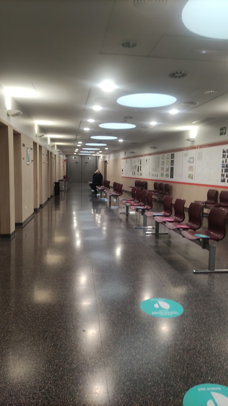 Dr. Santiago Pose Rodriguez / Alejandra Boirazian Martino - Clínica Dental Vila Rosa - Lugo (QuirónSalud Lugo) photo 5