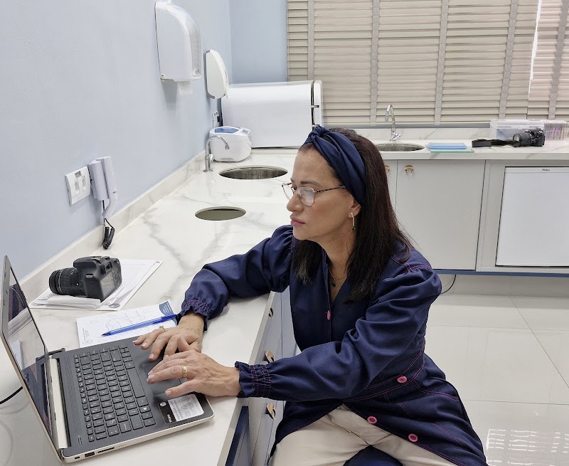 Dentista Dra. Ana Lúcia Domingues - foto 3