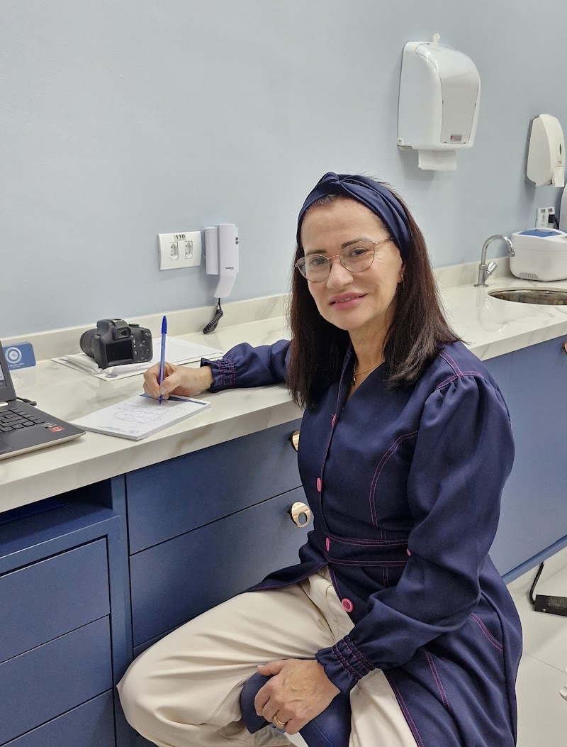 Dentista Dra. Ana Lúcia Domingues