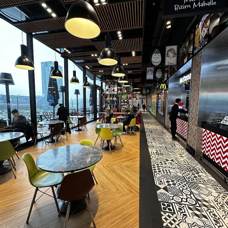 McDonald's Ümraniye Meydan - Ataşehir Fast Food