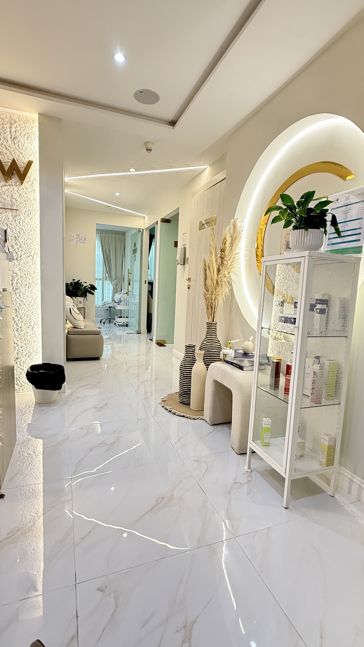 Glam Glow Aesthetic Clinic LLC 2