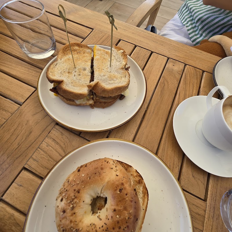 Urth Caffe Melrose photo 3