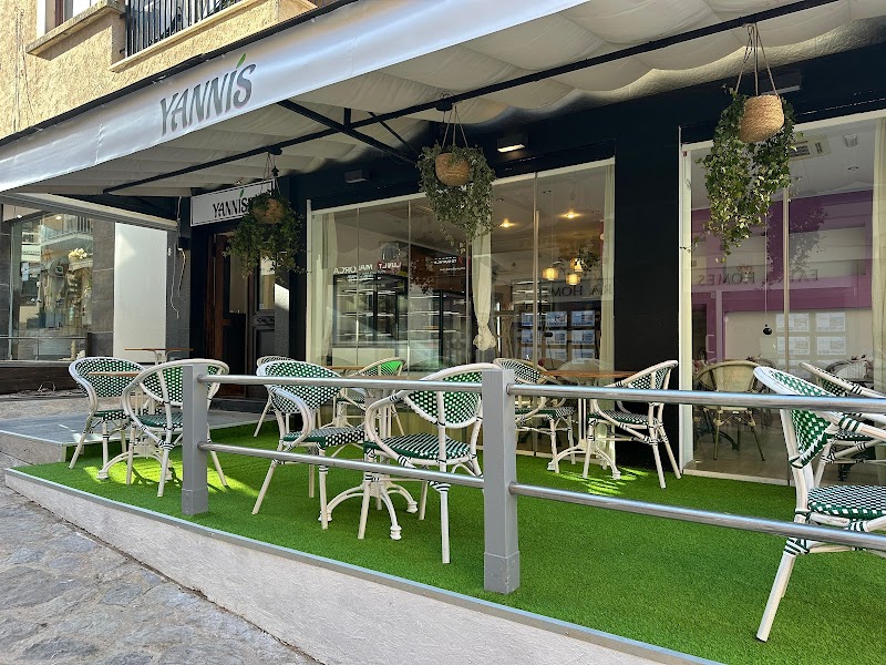 Yannis Cafe