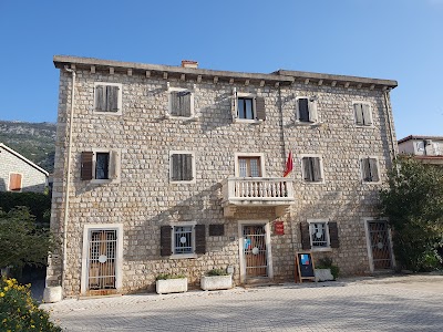 Crvena Komuna Museum