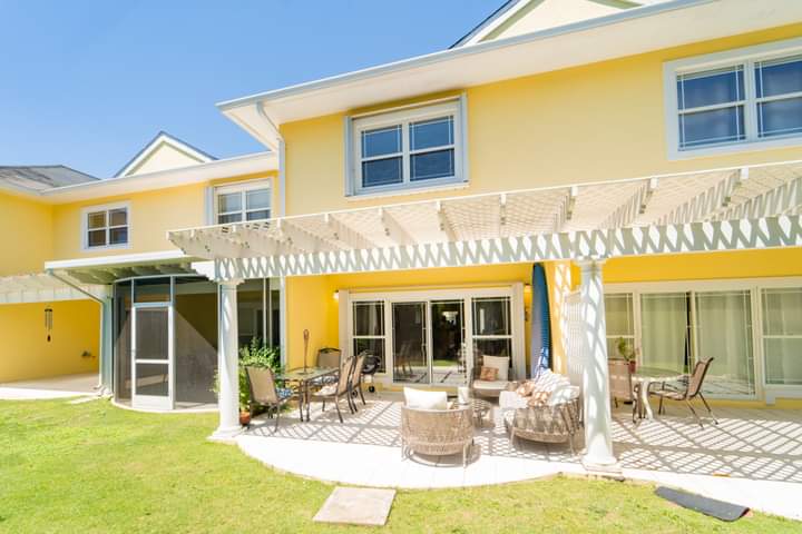 Century 21 Cayman photo 2
