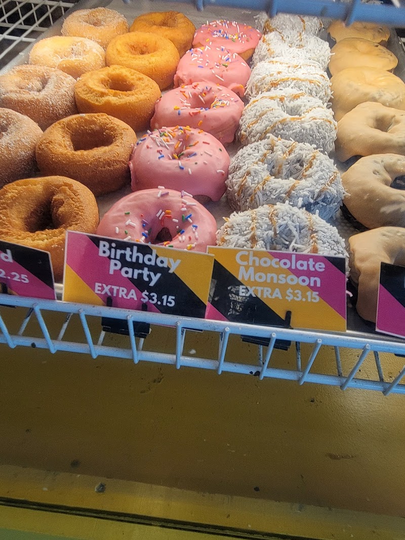 Aroma Maya Coffee & Donuts Enfield photo 4