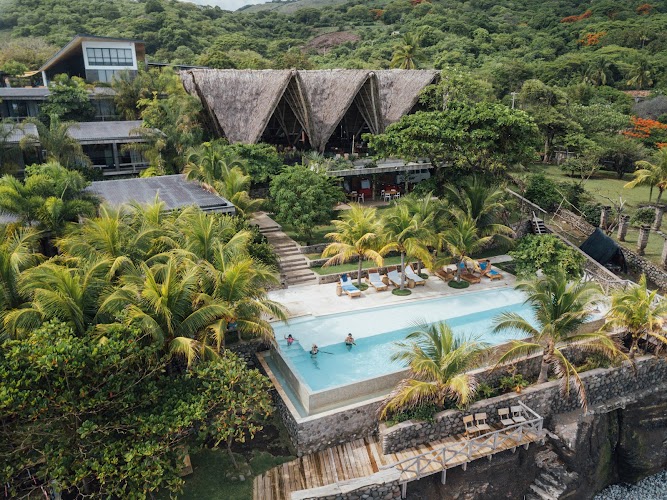 Puro Surf Hotel & Performance Academy