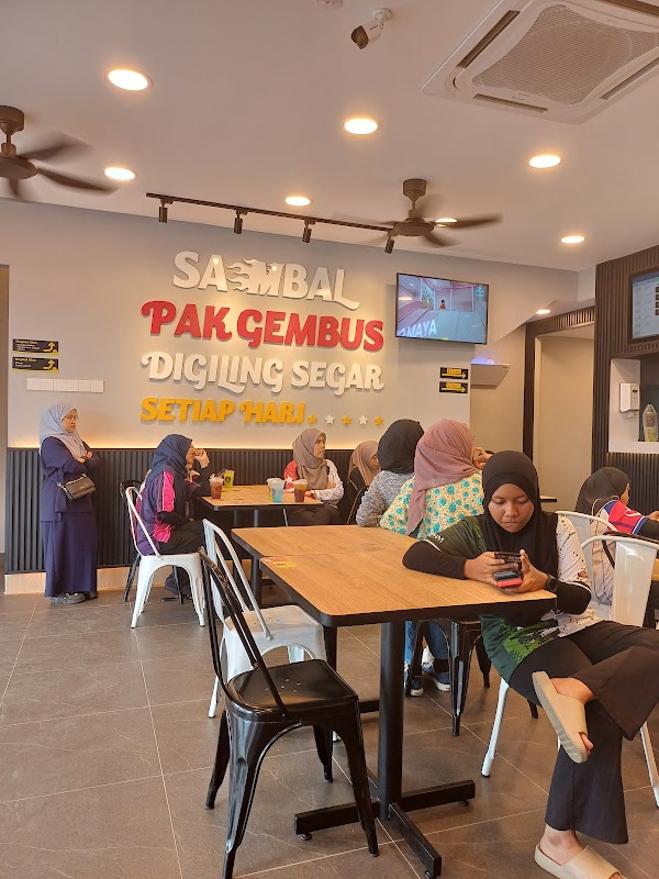 Ayam Gepuk Pak Gembus Batu Pahat