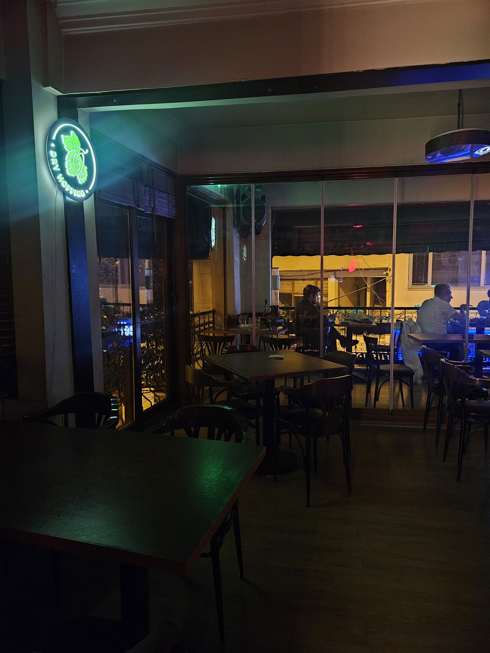 Limit Pub mekanı
