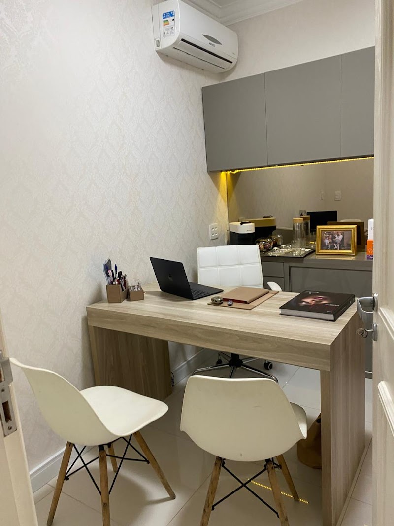 Dra. Itiana Signori Cirurgiã Dentista | Harmonização Orofacial HOF | Clareamento Dental |Odontologia Estética Porto Alegre RS - foto 4