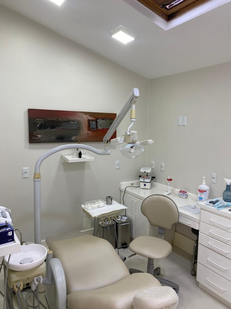 Dra. Itiana Signori Cirurgiã Dentista | Harmonização Orofacial HOF | Clareamento Dental |Odontologia Estética Porto Alegre RS - foto 2