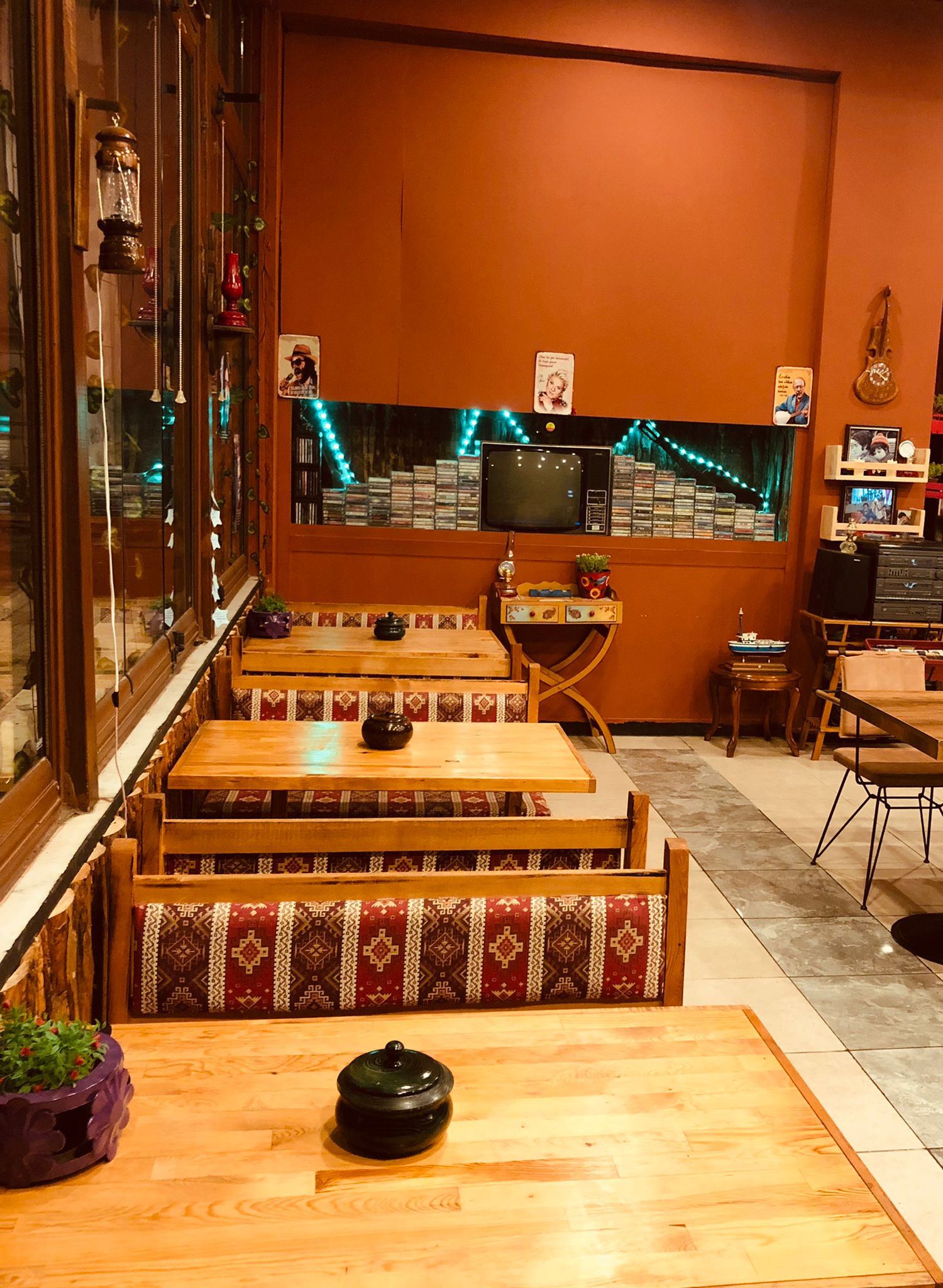 Safranblue Cafe & Restaurant mekanı