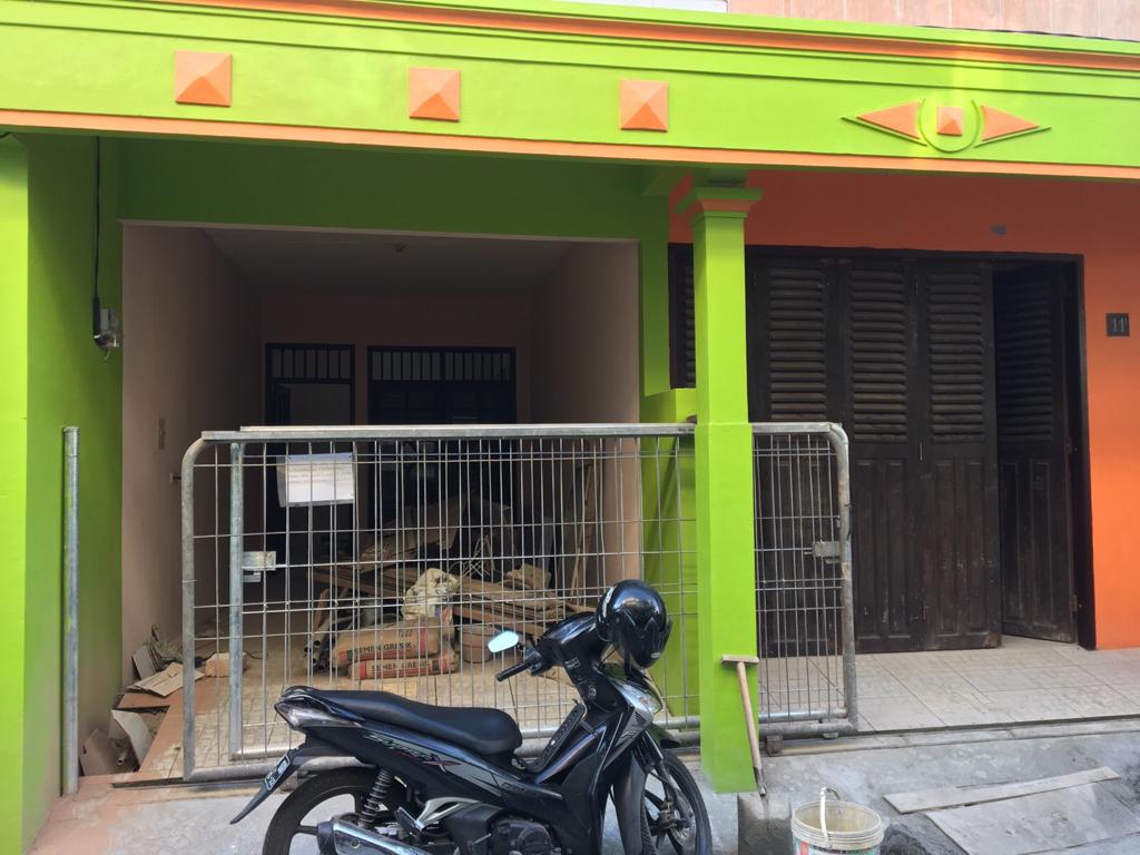 Kontrakan Hj. Kundari Setro