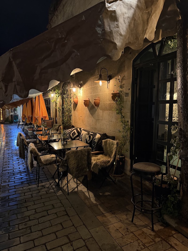 Mandjie Gastro Bar & Restaurant photo 2