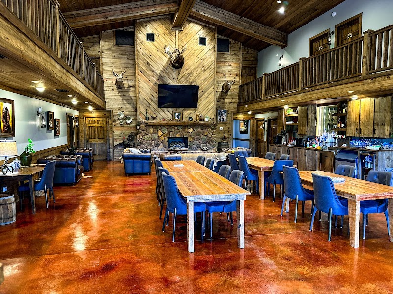 Mossy Pond Lodge - Photo 2