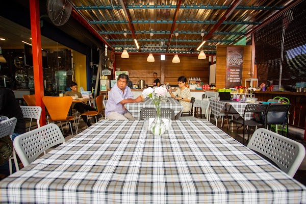 Cafe Jeliro Sengoti - Photo 1