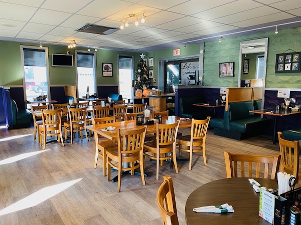 Lisa’s Restaurant & Lounge