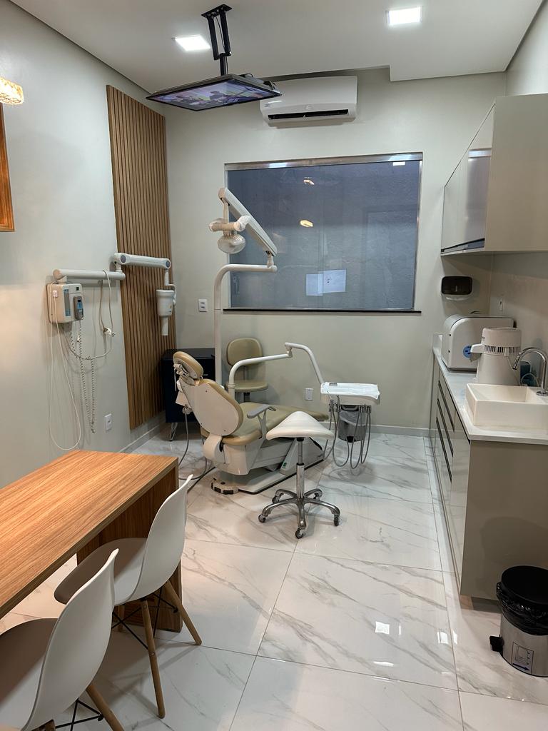 Dra. Layla Rodrigues - Dentista em Boa Vista - Implantes dentários e Ortodontia - foto 4