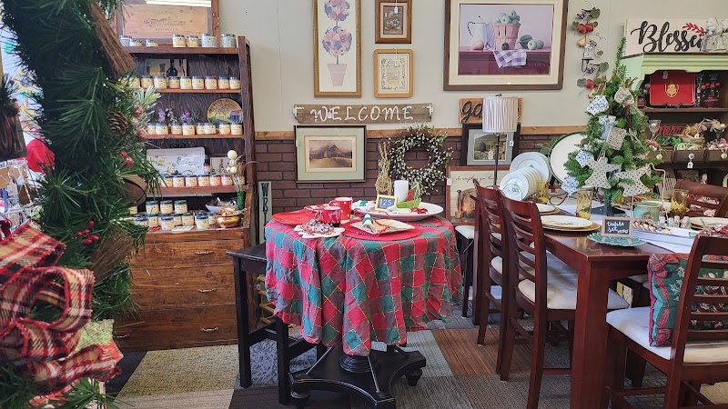 The Rainbow Rooster Boutique, LLC photo 2